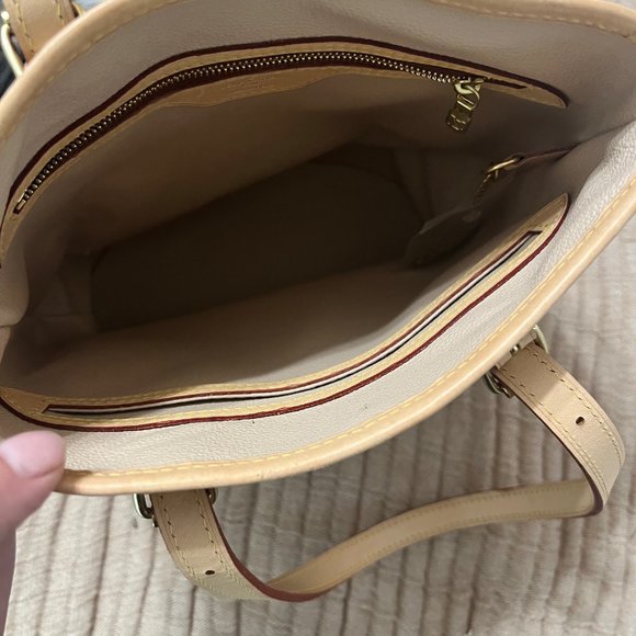 Authentic Louis Vuitton Petit Bucket Bag - EXCELLENT CONDITION - Picture 4 of 15